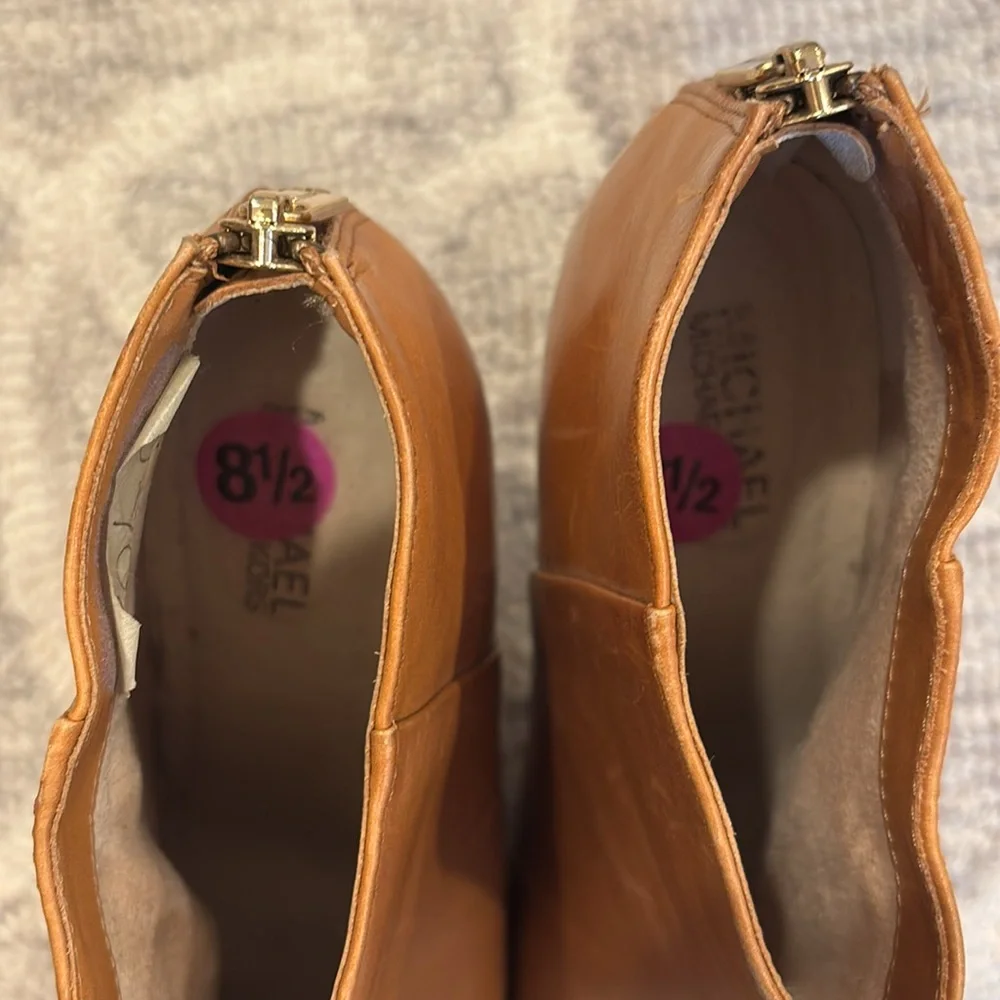 Michael Kors ladies' low booties. - Picture 3 of 4